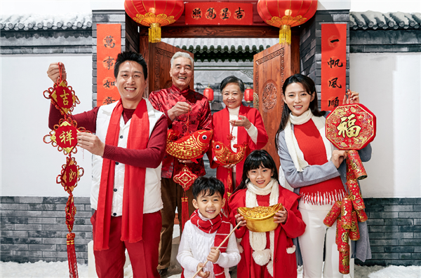 晚直播必备！哈趣投影带你畅享大屏年味j9九游会俱乐部登录入口2025春(图2)
